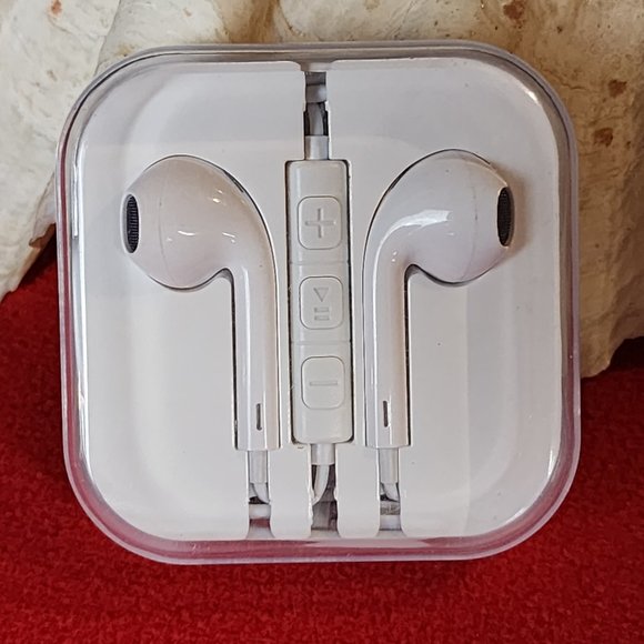 Mini Corded White In Ear Stereo Ear Buds - Picture 2 of 8